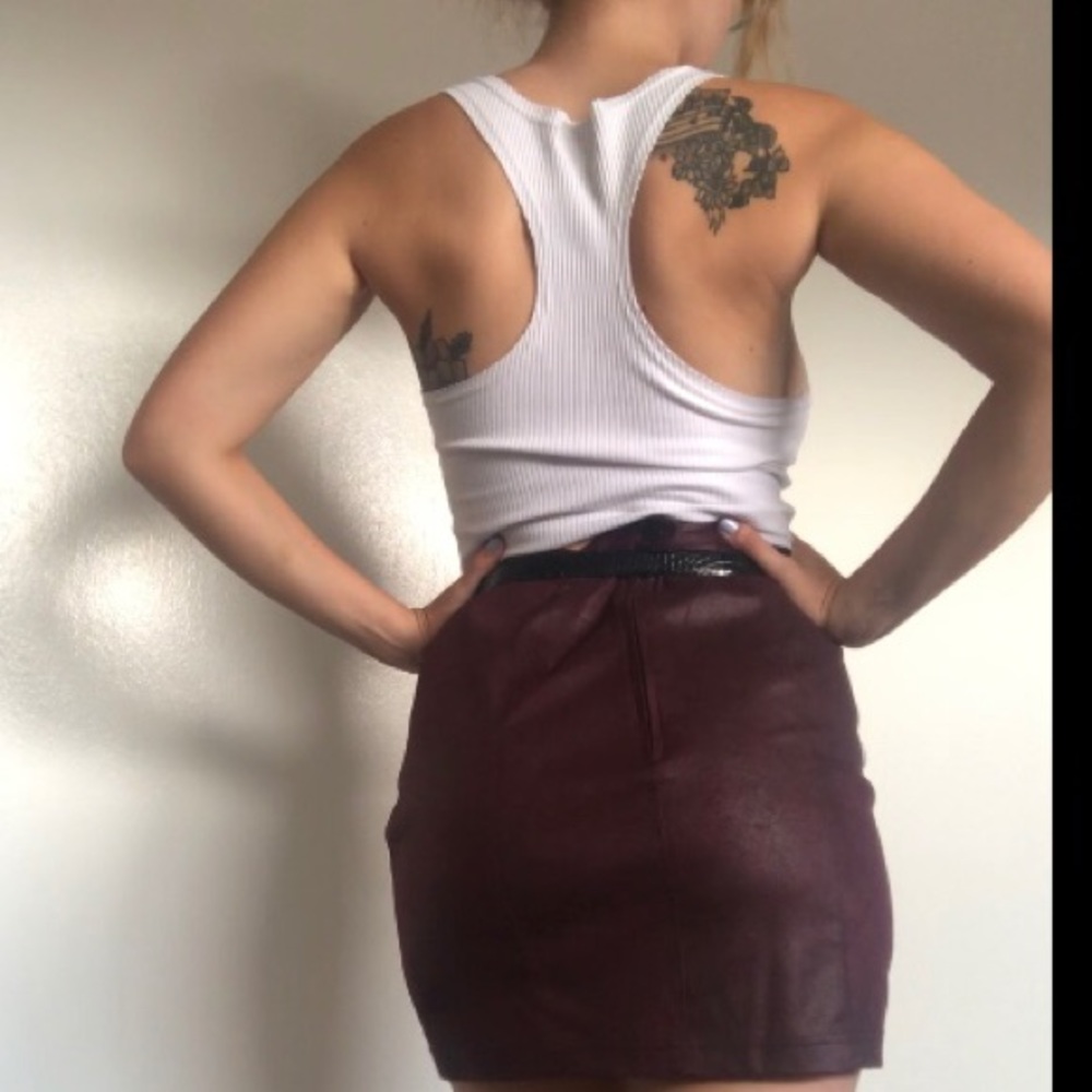 š¤Revolve Brand Topš¤ - Picture 2 of 2
